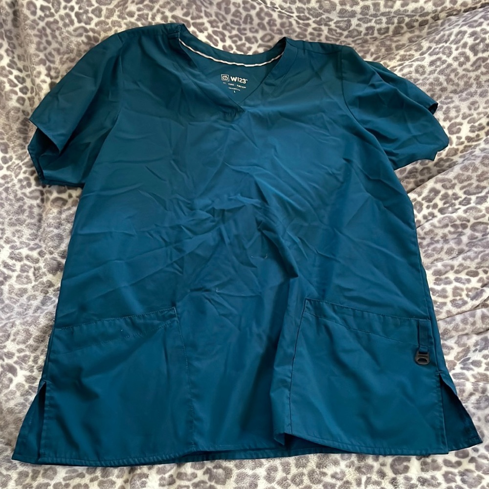 Scrub top